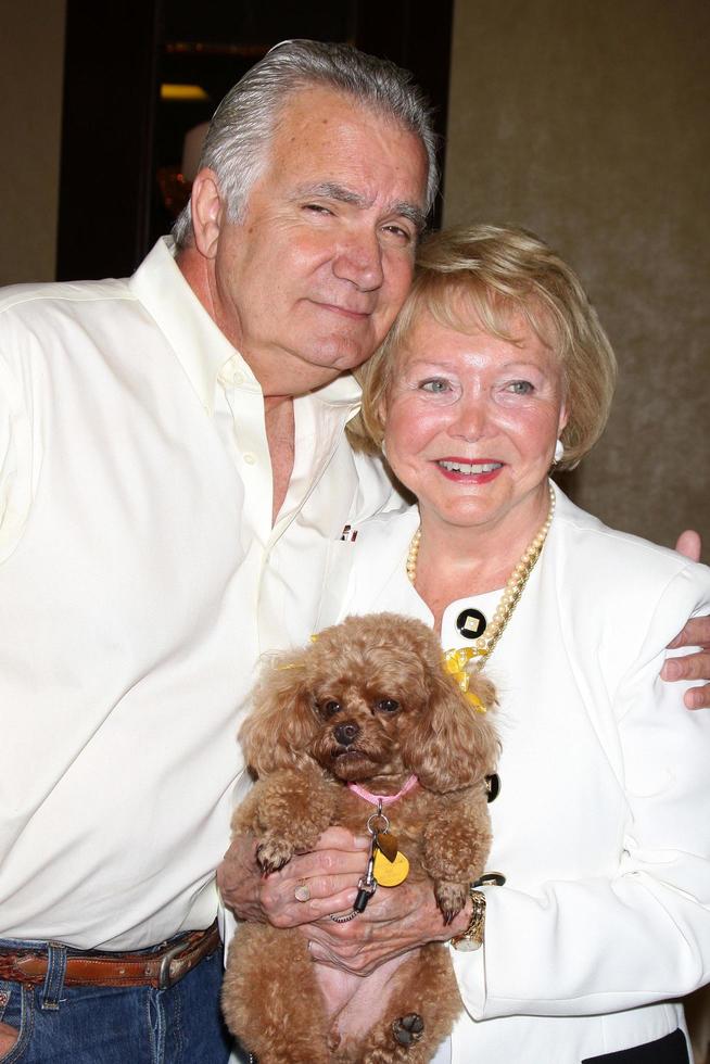 LOS ANGELES, AUG 27 - John McCook, Lee Bell and Her dog Joy attending the Bold and The Beautiful Fan Event 2011 at the Universal Sheraton Hotel on August 27, 2011 in Los Angeles, CA photo