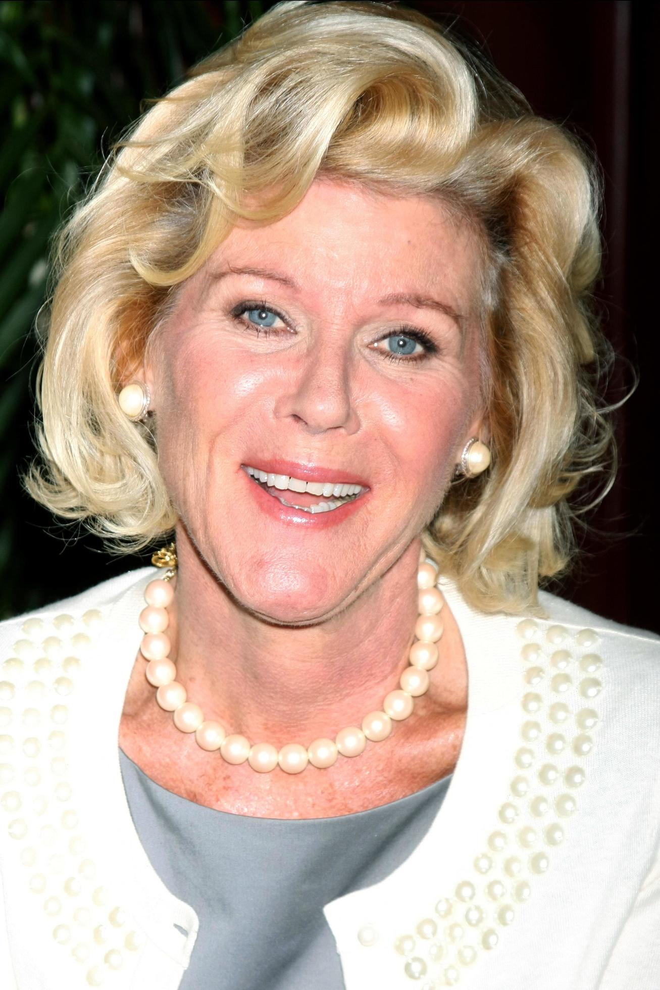 LOS ANGELES, AUG 14 - Alley Mills at the Bold and Beautiful Fan Event