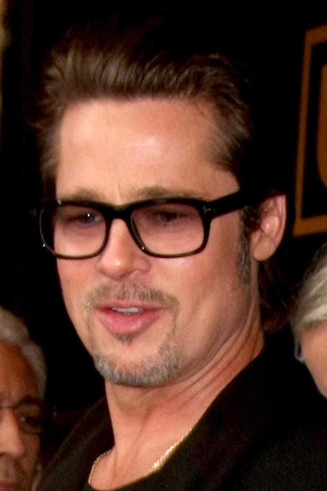 los angeles, 15 de diciembre - brad pitt at the unbroken, estreno de los angeles en el dolby theater el 15 de diciembre de 2014 en los angeles, ca foto