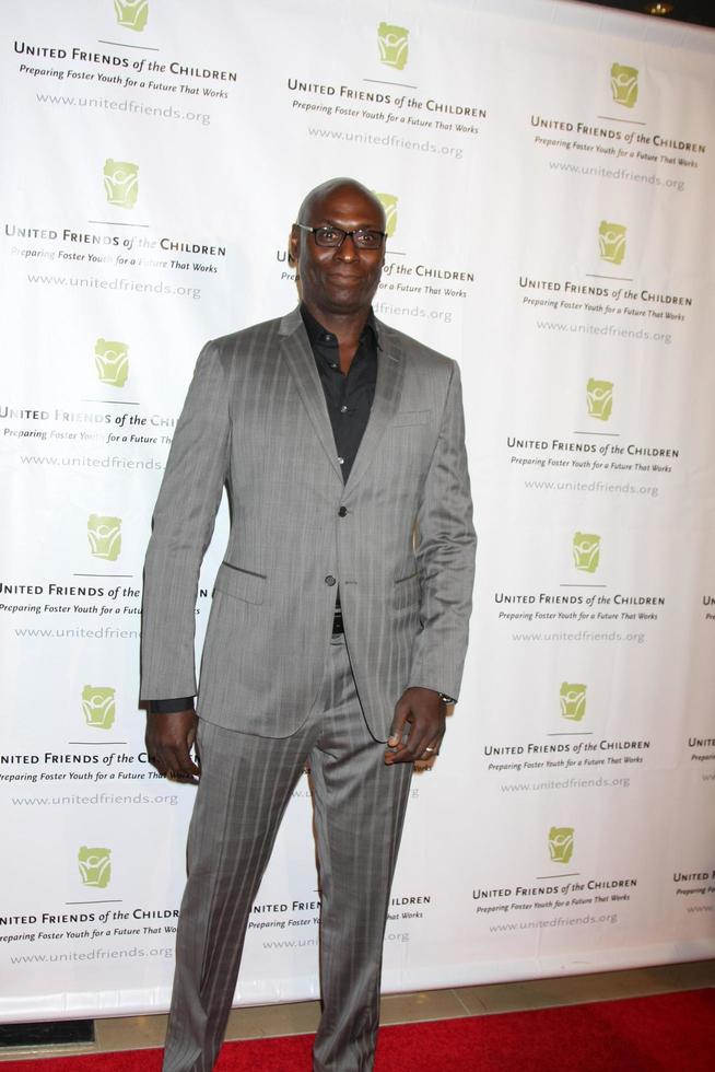 los angeles, jun 2 - lance reddick en la cena de entrega de premios de los amigos unidos de los niños en el beverly hilton hotel el 2 de junio de 2015 en beverly hills, ca foto