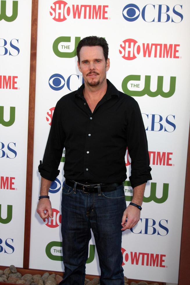 LOS ANGELES, AUG 3 - Kevin Dillon arriving at the CBS TCA Summer 2011 All Star Party at Robinson May Parking Garage on August 3, 2011 in Beverly Hills, CA photo