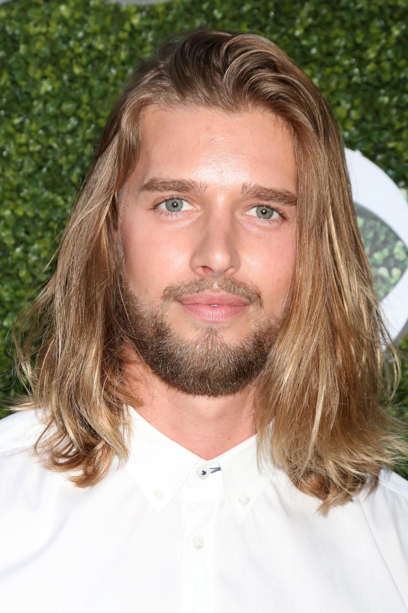 LOS ANGELES, AUG 10 Drew Van Acker at the CBS, CW, Showtime Summer