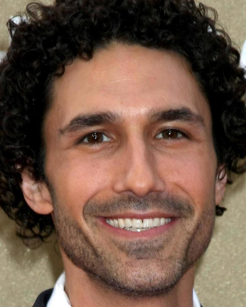 LOS ANGELES, DEC 11 Ethan Zohn arrives at the 2011 CNN Heroes Awards at Shrine Auditorium on