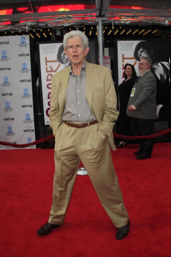 LOS ANGELES, APR 12 - Tony Roberts arrives at the TCM 40th Anniv of Cabaret at Graumans Chinese Theater on April 12, 2012 in Los Angeles, CA photo