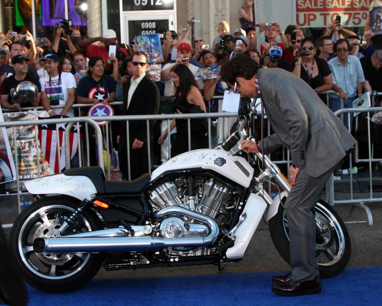 LOS ANGELES, JUL 19 - Robert Downey Jr arriving at the Captain America - The First Avenger Premiere at El Capitan Theater on July 19, 2011 in Los Angeles, CA photo