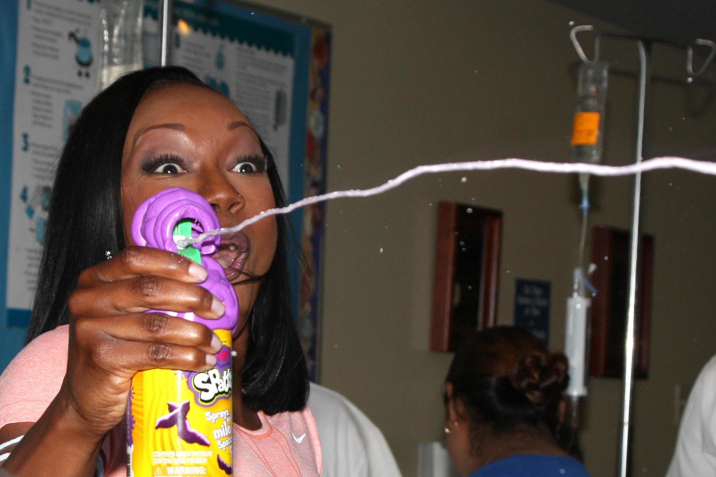 los angeles, 16 de septiembre - carmelita jeter en las estrellas 4 sonrisas, celebridades que visitan a niños en el hospital en el centro médico de harbour-ucla el 16 de septiembre de 2014 en torrance, ca foto