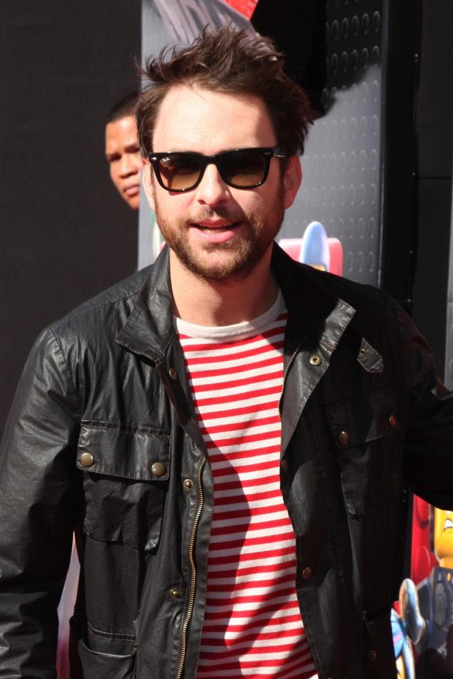 los angeles, 1 de febrero - charlie day en el estreno de la película lego en el teatro del pueblo el 1 de febrero de 2014 en westwood, ca foto