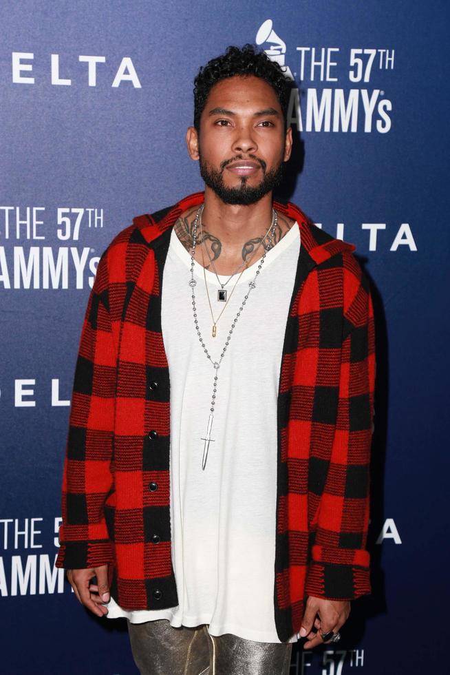 los angeles, 5 de febrero - miguel en las líneas aéreas delta brinda por los grammys 2015 en una casa soho el 5 de febrero de 2015 en west hollywood, ca foto