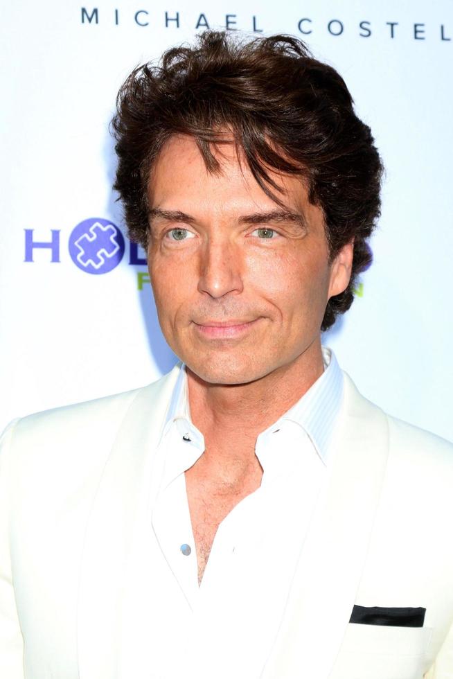 los angeles, 16 de julio - richard marx en hollyrod presenta el 18º diseño anual en la finca sugar ray leonard s el 16 de julio de 2016 en pacific palisades, ca foto