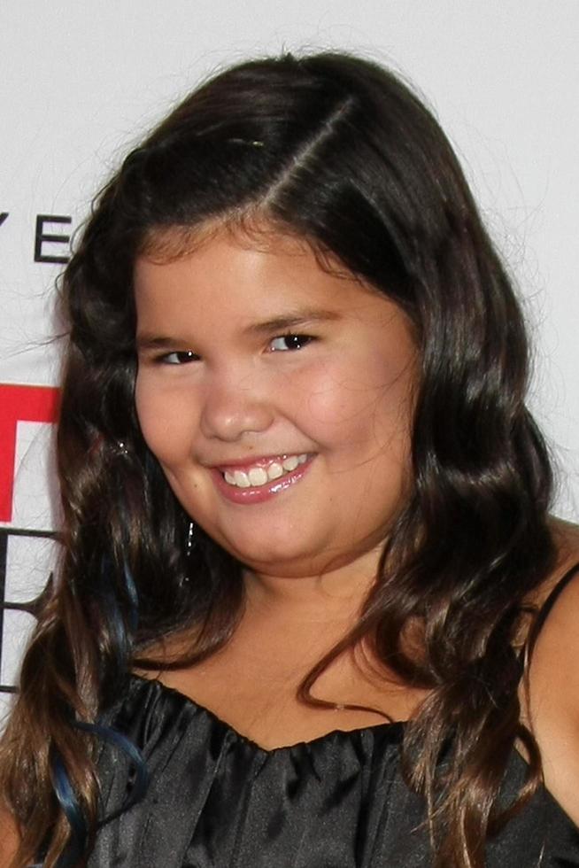 LOS ANGELES, SEPT 21 Madison De La Garza arriving at the Desperate Housewives Final Season LOS ANGELES, SEPT 21 Madison De La Garza arriving at the Desperate Housewives Final Season