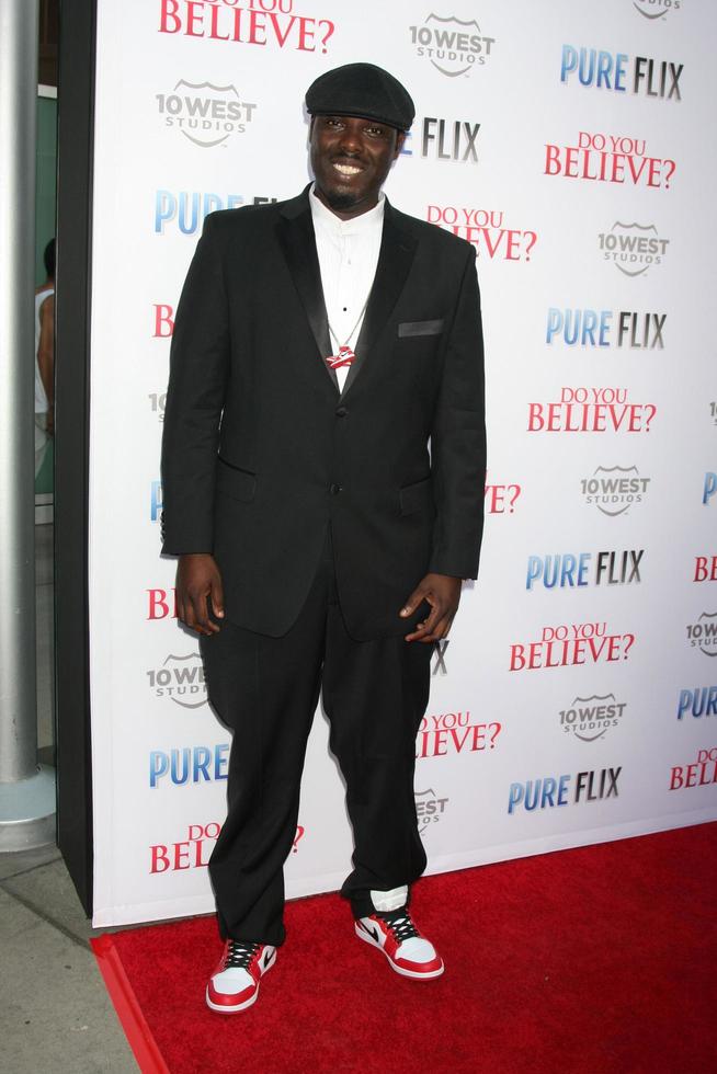 los angeles, 16 de marzo - senyo amoaku en el do you Believe estreno en los cines arclight hollywood el 16 de marzo de 2015 en los angeles, ca foto