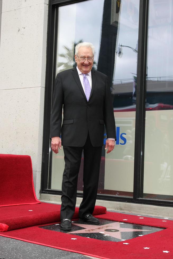 los angeles, 11 de diciembre - don mischer en la estrella de don mischer en el paseo de la fama de hollywood en el bulevar de hollywood el 11 de diciembre de 2014 en los angeles, ca foto