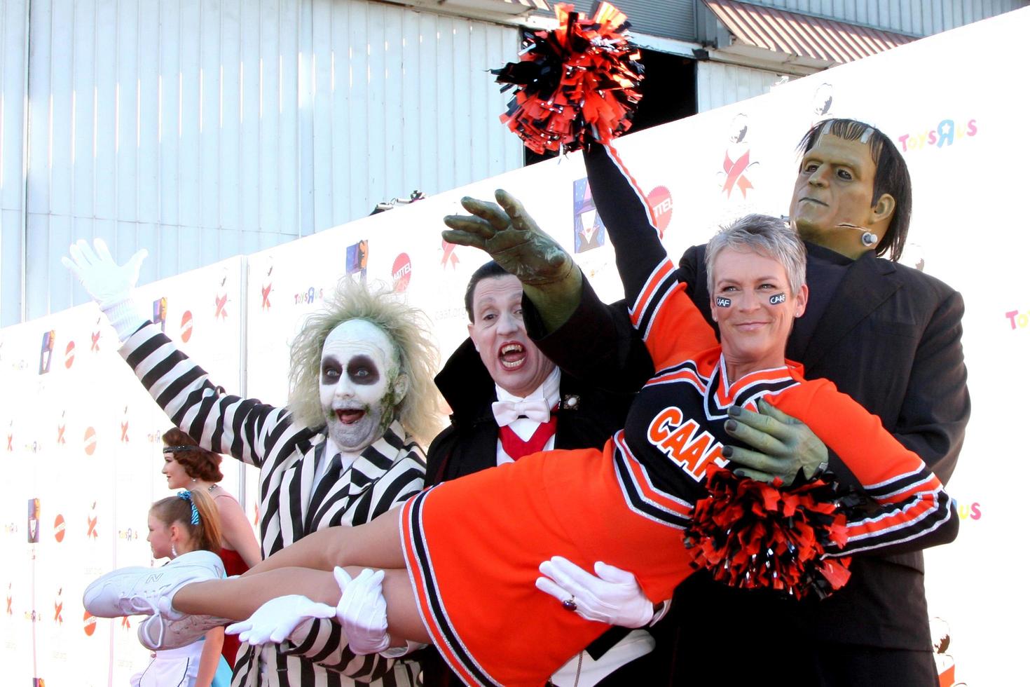 LOS ANGELES, OCT 30 - Jamie Lee Curtis arrives at the 17th Annual Dream Halloween benefiting CAAF at Barker Hanger on October 30, 2010 in Santa Monica, CA photo