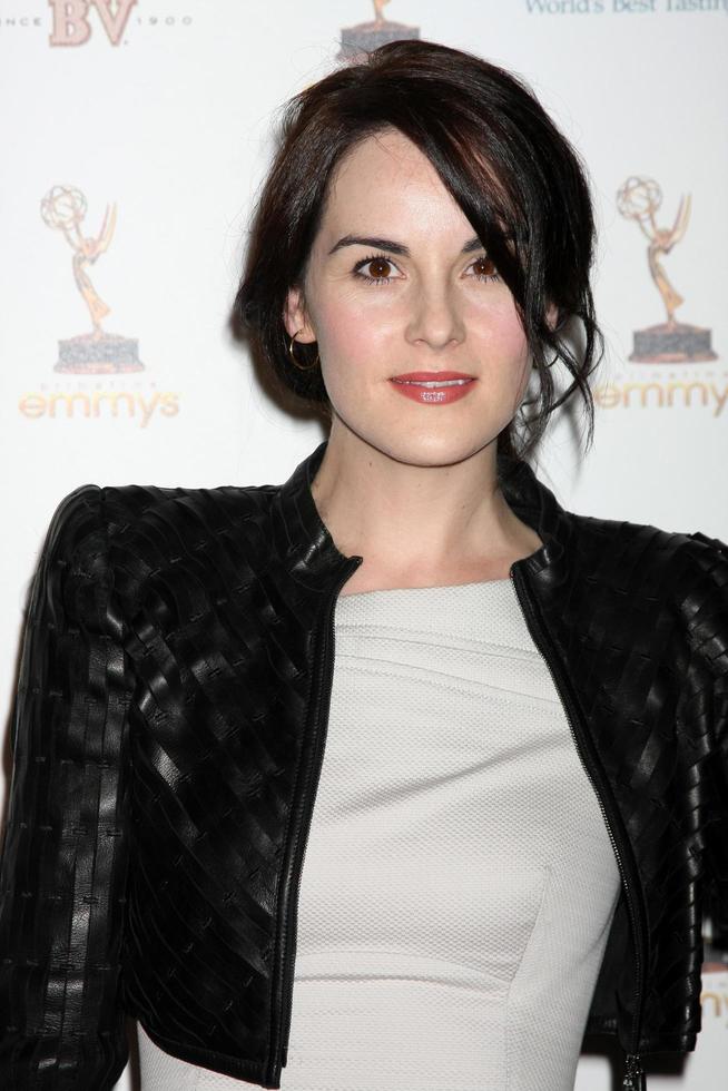 los angeles, 16 de septiembre - michelle dockery 63a recepción de nominados en los premios emmy en horario estelar de los artistas intérpretes o ejecutantes en spectra por wolfgang puck el 16 de septiembre de 2011 en los angeles, ca foto