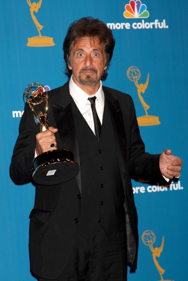 los angeles, 29 de agosto - al pacino en la sala de prensa de los premios emmy 2010 en el teatro nokia en la live el 29 de agosto de 2010 en los angeles, ca foto