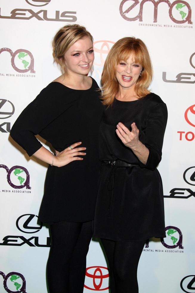 LOS ANGELES, OCT 16 - Francesca Fisher-Eastwood,, Frances Fisher arrives at the 2010 Environmental Media Awards at Warner Brothers Studios on October 16, 2010 in Burbank, CA photo