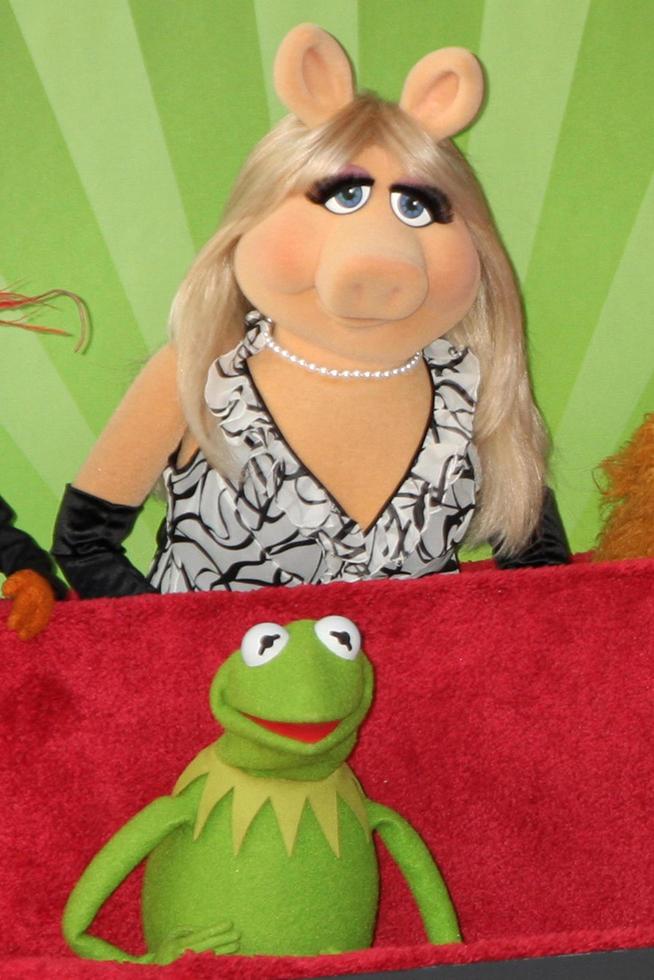 LOS ANGELES, MAR 20 - Miss Piggy, Kermit at the Hollywood Walk of Fame Star Ceremony for The Muppets at the El Capitan Theater on March 20, 2012 in Los Angeles, CA photo