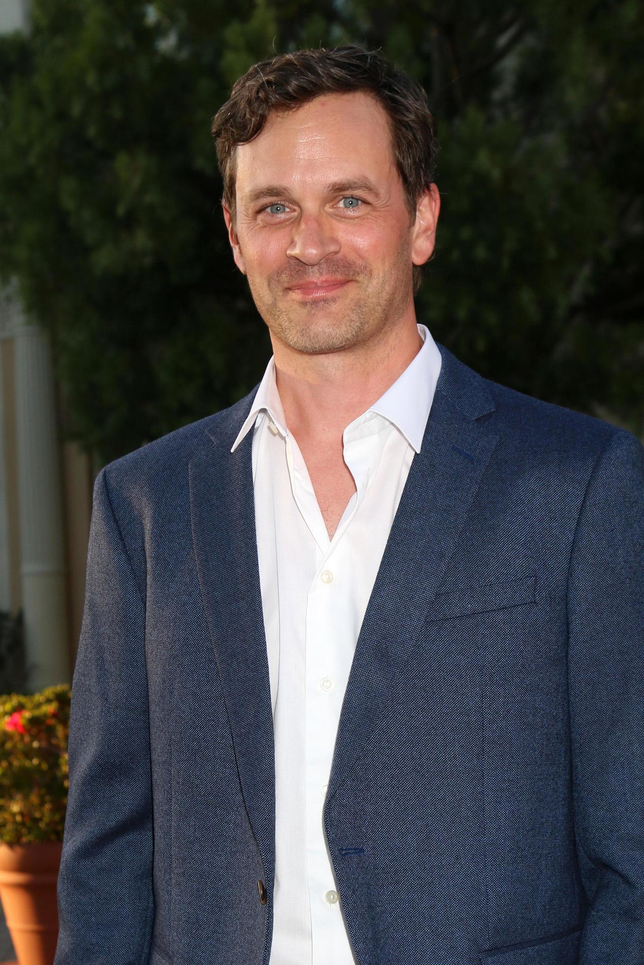 Tom Everett Scott - Best Celebrity Gossip Sites 2025