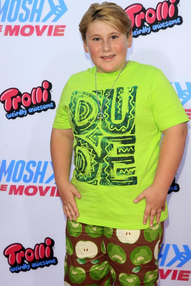 los angeles, 22 de julio - george dalton en el smosh - el estreno de la película en el teatro del pueblo el 22 de julio de 2015 en westwood, ca foto