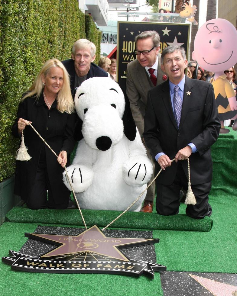 LOS ANGELES, NOV 2 - Snoopy, Chamber officials, Paul Feig, Craig Schultz at the Snoopy Hollywood Walk of Fame Ceremony at the Hollywood Walk of Fame on November 2, 2015 in Los Angeles, CA photo