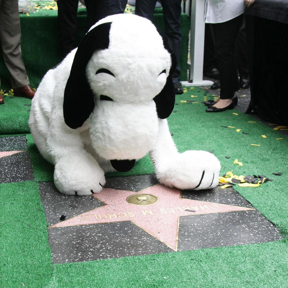 LOS ANGELES, NOV 2 - Snoopy with the WOF star for Charles Schultz at the Snoopy Hollywood Walk of Fame Ceremony at the Hollywood Walk of Fame on November 2, 2015 in Los Angeles, CA photo