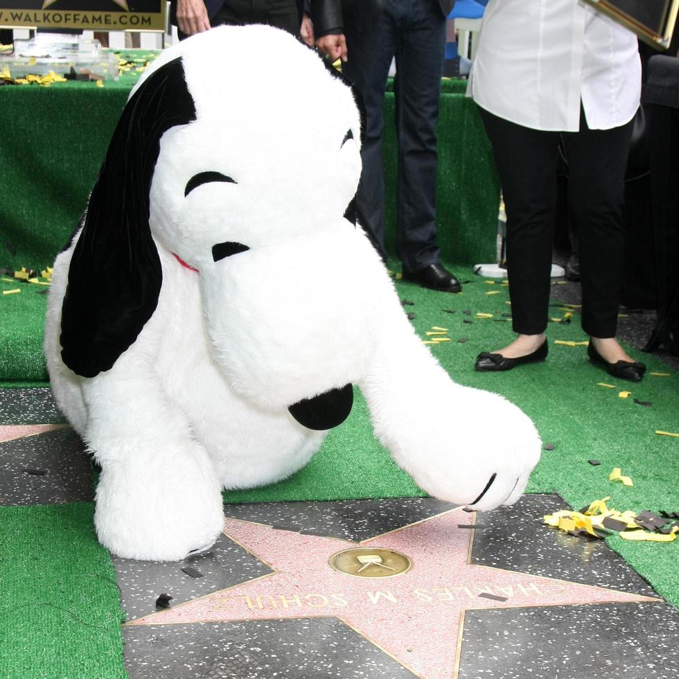 LOS ANGELES, NOV 2 - Snoopy with the WOF star for Charles Schultz at the Snoopy Hollywood Walk of Fame Ceremony at the Hollywood Walk of Fame on November 2, 2015 in Los Angeles, CA photo