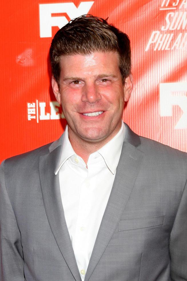 los angeles, 3 de septiembre - stephen rannazzisi en la fiesta de lanzamiento de fxx network y se estrena porque siempre hace sol en filadelfia y la liga en el señuelo el 3 de septiembre de 2013 en los angeles, ca foto