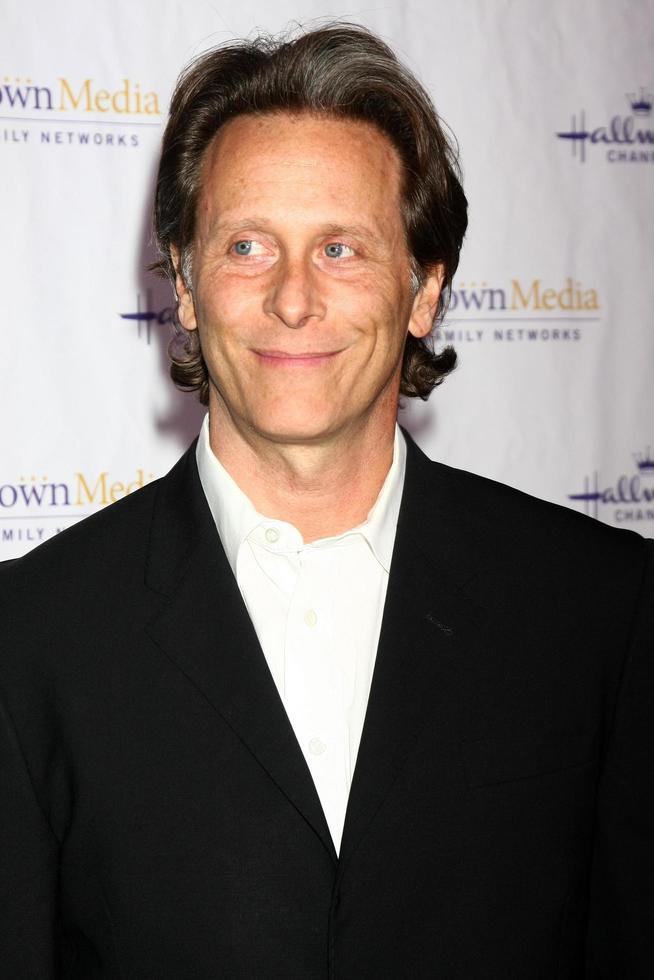 LOS ANGELES, JAN 4 - Steven Weber arrives at the Hallmark Channel 2013 Winter TCA Party at Huntington Library and Gardens on January 4, 2013 in San Marino, CA photo