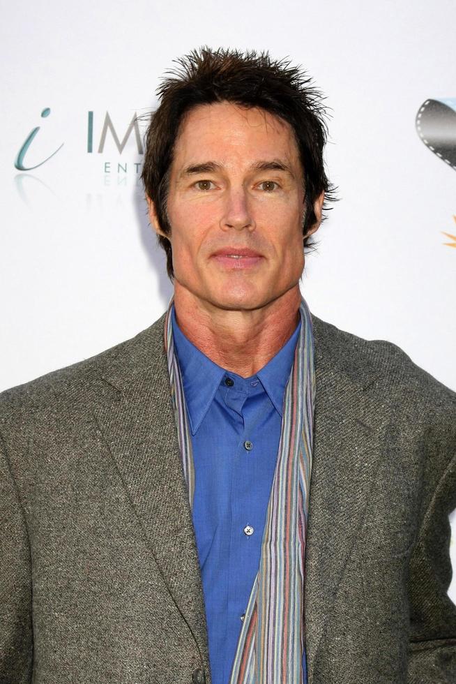 los angeles, 16 de octubre - ronn moss llegando a los premios stuntwomen 2011 en el centro cultural skirball el 16 de octubre de 2011 en los angeles, ca foto