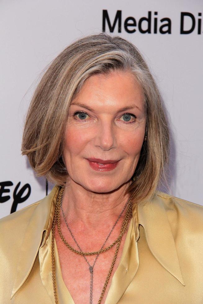 los angeles, 19 de mayo - susan sullivan en los upfronts internacionales de disney media networks en walt disney studios el 19 de mayo de 2013 en burbank, ca foto