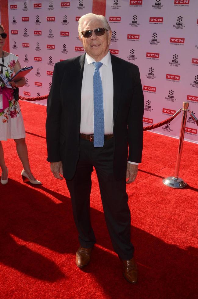 LOS ANGELES, APR 28 - Carl Bernstein at the TCM Classic Film Festival Opening Night Red Carpet at the TCL Chinese Theater IMAX on April 28, 2016 in Los Angeles, CA photo