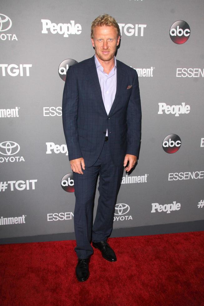 LOS ANGELES, SEP 26 - Kevin McKidd at the TGIT 2015 Premiere Event Red Carpet at the Gracias Madre on September 26, 2015 in Los Angeles, CA photo
