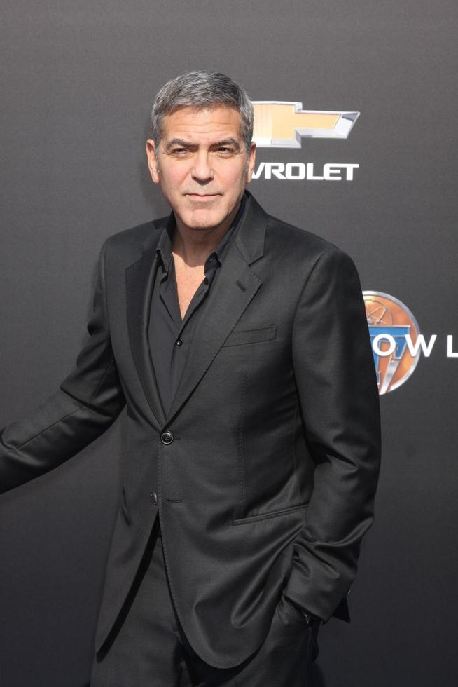 los angeles, 9 de mayo - george clooney en el estreno de tomorrowland en amc downtown disney el 9 de mayo de 2015 en lake buena vista, ca foto