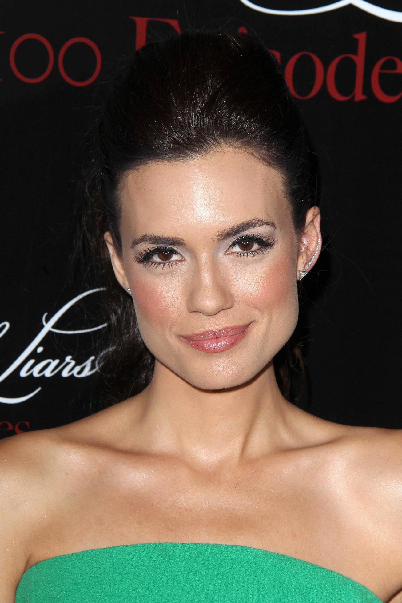 Zoey DeutchLOS ANGELES, MAY 31 - Torrey DeVitto at the Pretty Little