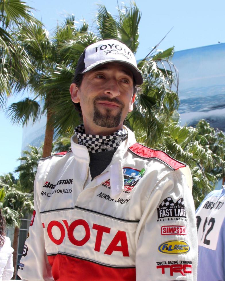 los angeles, 14 de abril - adrien brody en la carrera de celebridades toyota pro 2012 en el grand prix de long beach el 14 de abril de 2012 en long beach, ca foto