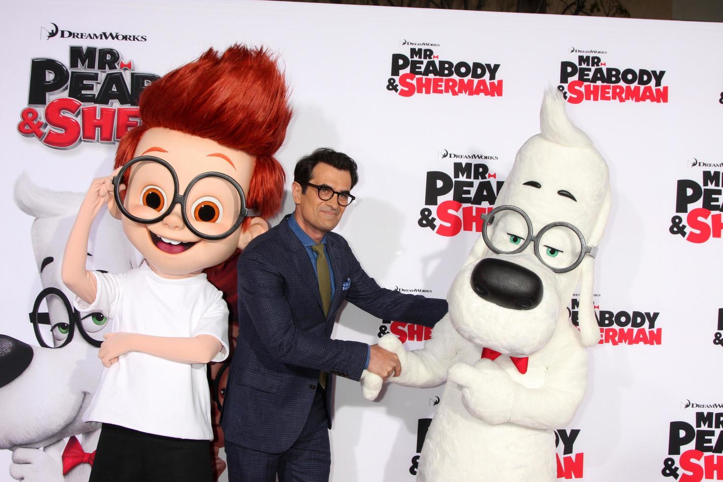 los angeles, 5 de marzo - ty burrell en el estreno de mr peabody and sherman en el teatro del pueblo el 5 de marzo de 2014 en westwood, ca foto