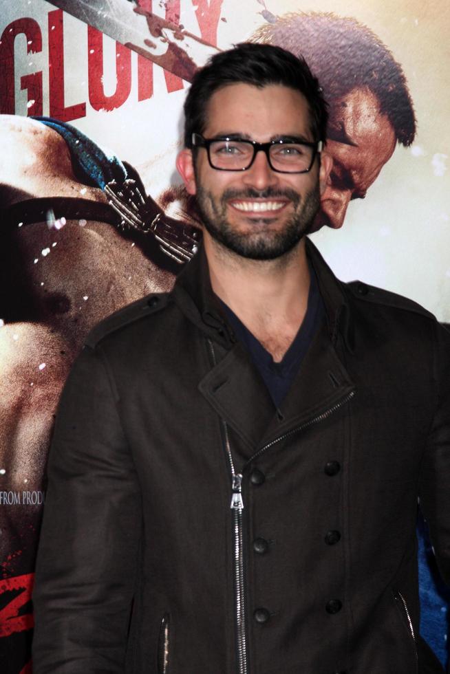los angeles, 4 de marzo - tyler hoechlin en el estreno de 300 - rise of an empire en el teatro chino tcl el 4 de marzo de 2014 en los angeles, ca foto