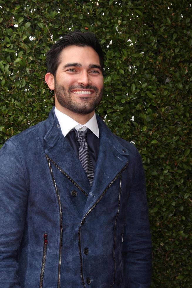 los angeles, 13 de abril - tyler hoechlin en el 11º beneficio anual de stuart house de john varvatos en john varvatos boutique el 13 de abril de 2014 en west hollywood, ca foto