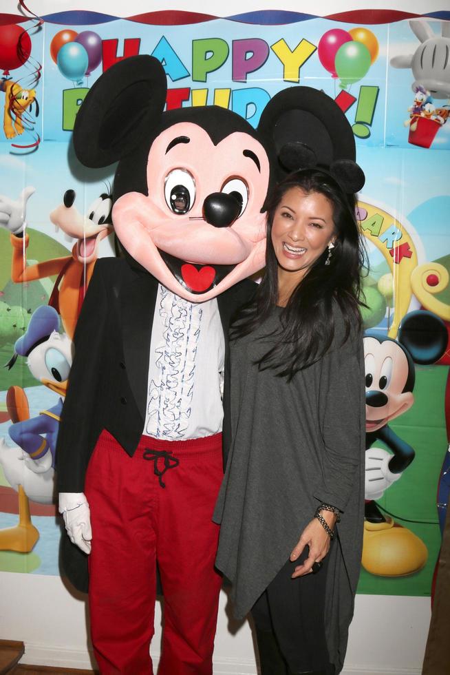 LOS ANGELES, DEC 4 - Mickey Mouse Character, Kelly Hu at the Amelie Bailey s 1st Birthday Party at Private Residence on December 4, 2016 in Studio CIty, CA photo