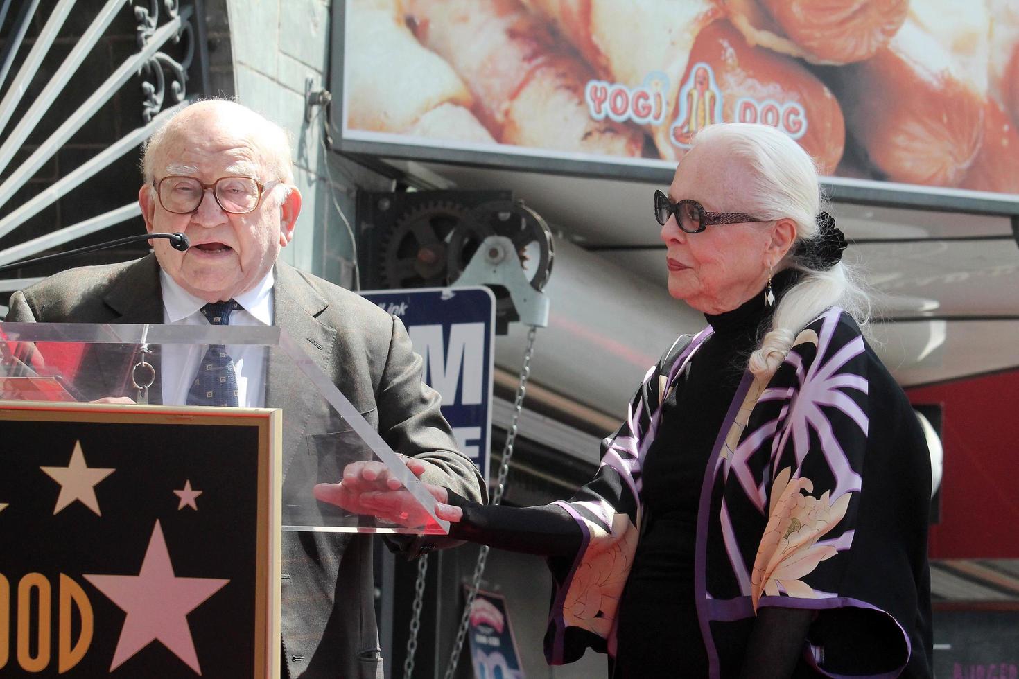 LOS ANGELES, APR 28 - Ed Asner, Barbara Bain at the Bairbara Bain Hollywood Walk of Fame Star Ceremony at the Hollywood Walk of Fame on April 28, 2016 in Los Angeles, CA photo