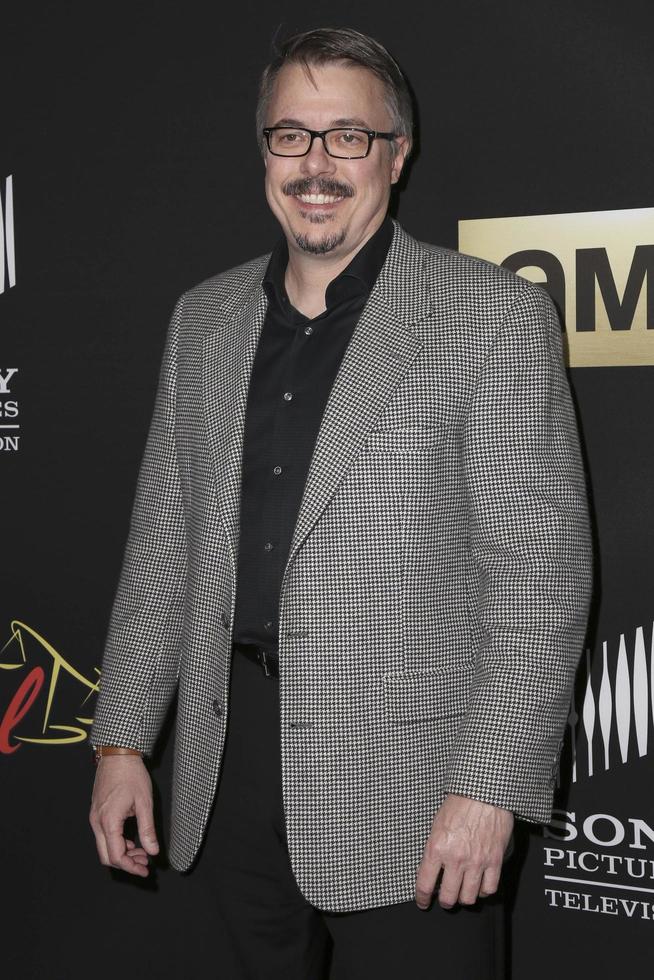 los angeles, 2 de febrero - vince gilligan en la proyección especial de la segunda temporada de better call saul en arclight el 2 de febrero de 2016 en culver city, ca foto