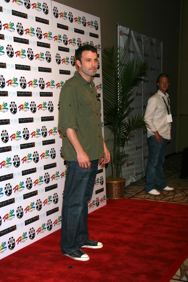 Ben Affleck arriving at the Ante up for Africa Poker Tournament at the 2008 World Series of Poker, at the Rio All-Suite Hotel and Casino in
Las Vegas, NV
July 2, 2008
 2008 Kathy Hutchins Hutchins Photo