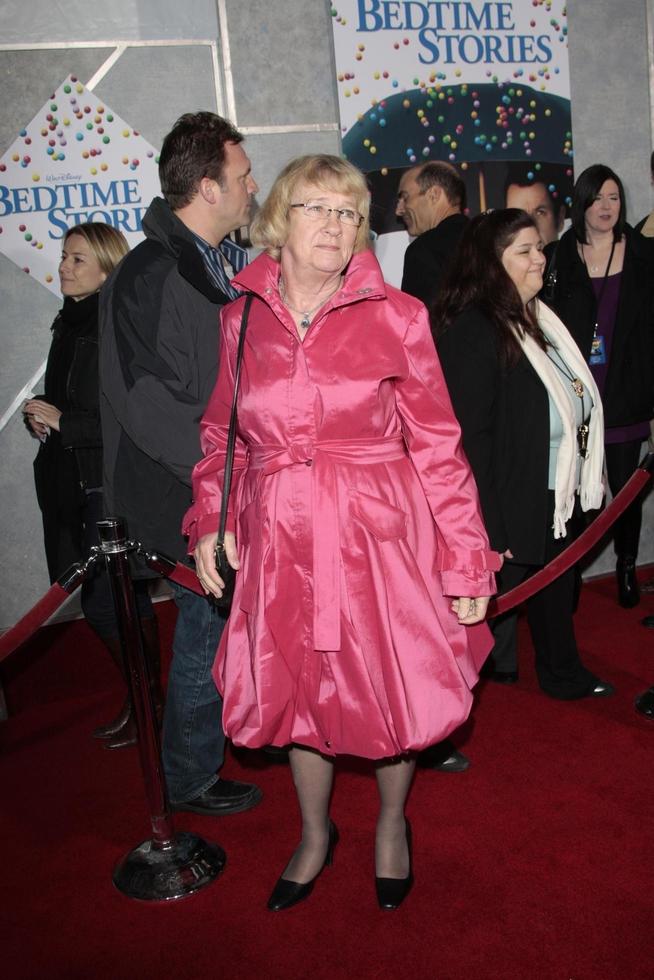 Kathryn Joosten arriving at the  Premiere of  Bedtime Stories  at the El Capitan Theater in Los Angeles, CA on December 18, 20082008 Kathy Hutchins   Hutchins Photo