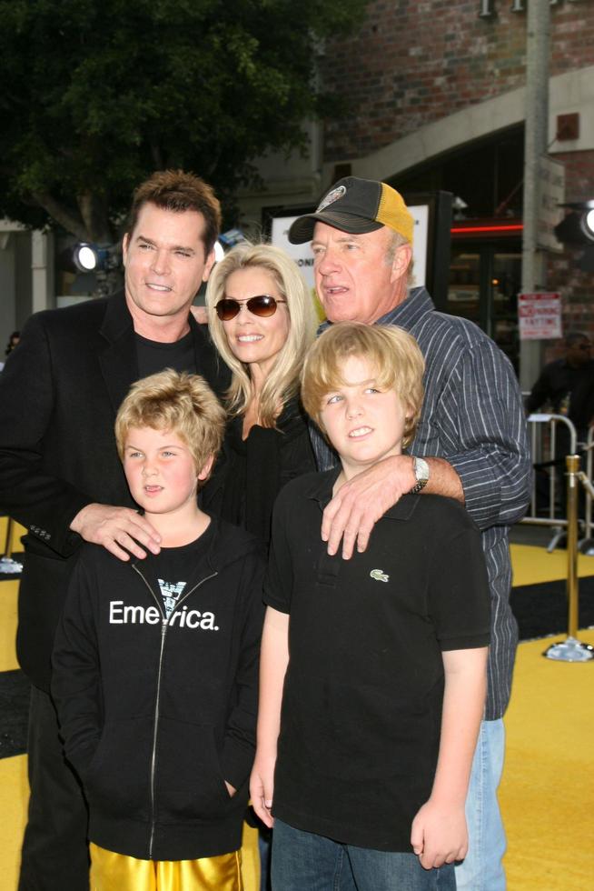 Ray Liotta, James Caan  and  Sons, with wife Bee Movie  LA PremiereMann s Village Theater Westwood, CAOctober 28, 20072007 Kathy Hutchins   Hutchins Photo