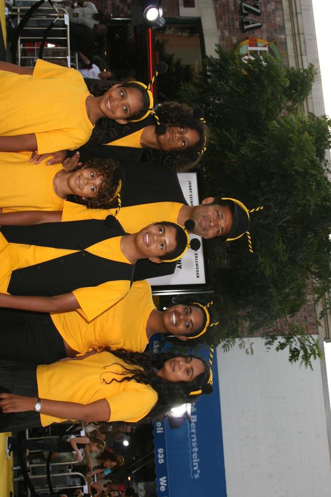 Mario Van Peebles  and  family Bee Movie  LA PremiereMann s Village Theater Westwood, CAOctober 28, 20072007 Kathy Hutchins   Hutchins Photo