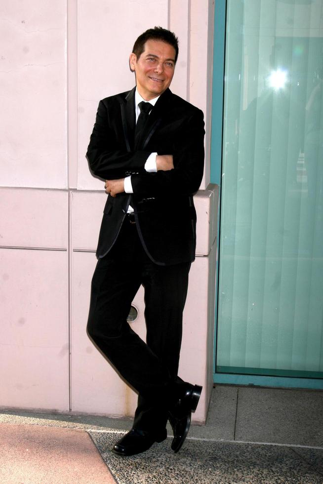 Michael Feinstein  arriving at the ATAS Honors Betty White  Celebrating 60 Years on Television  at the Television Academy in No Hollywood, CAon August 7, 20082008 Kathy Hutchins   Hutchins Photo