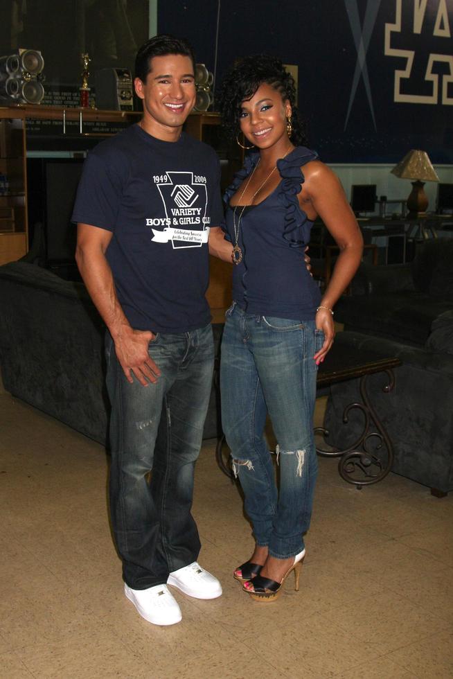 Mario Lopez  and  Ashanti   at  The Boys  and  Girls Club of Los Angeles , CA on August 28, 20092009 Kathy Hutchins   Hutchins Photo