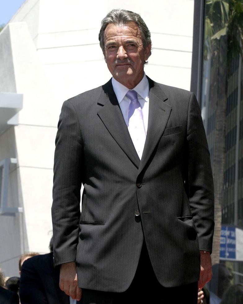 eric braeden eric braeden recibe una estrella en el paseo de la fama de hollywood los angeles, ca 20 de julio de 2007 ©2007 kathy hutchins foto de hutchins