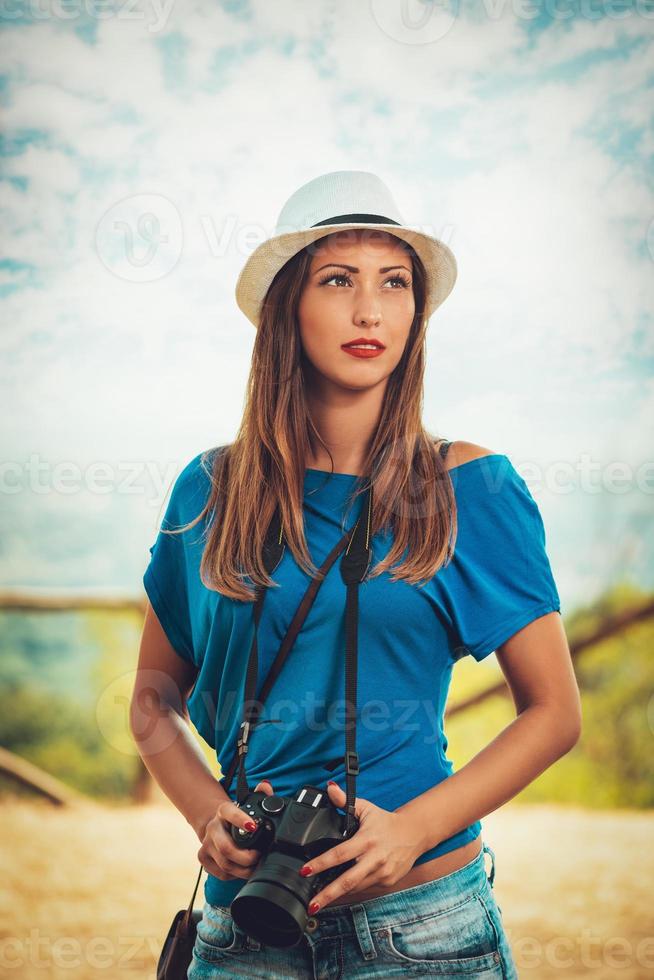 retrato de una hermosa chica turista foto