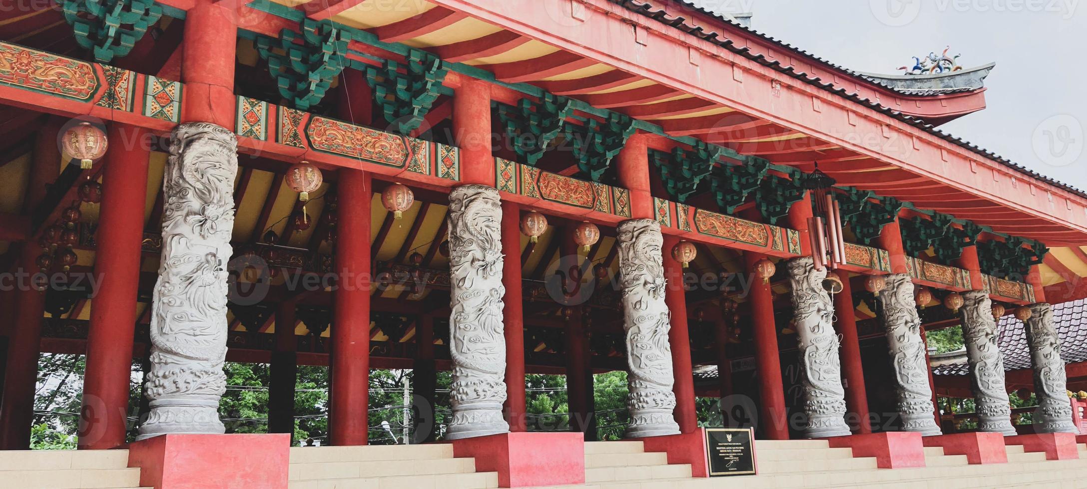 This is a photo of the roof of the Sam Poo Kong temple in Semarang.